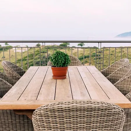 Villa Aries