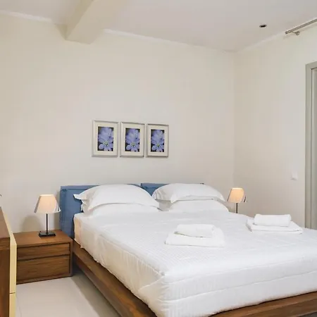 Aries Villas *